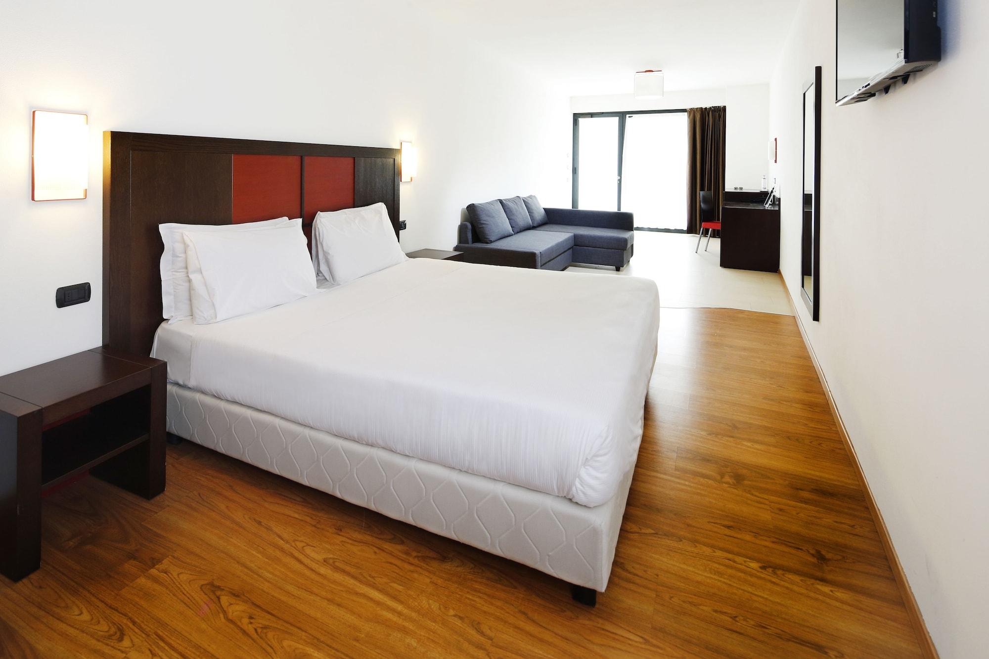 וילורבה Hotel Holiday La Marca מראה חיצוני תמונה